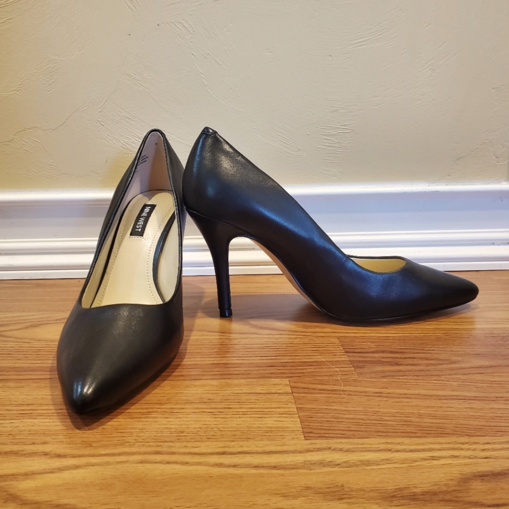 Nine‎ west pointrd toe black leather pump heels 8.5 wide